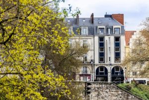 L Hôtel